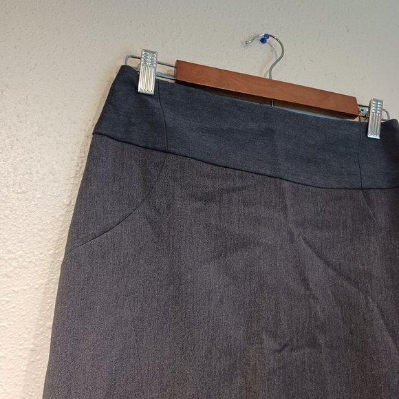 The Limited Studio 400 Stretch Dark Gray Black Pencil Skirt  Womens size 0 EUC - Picture 2 of 5
